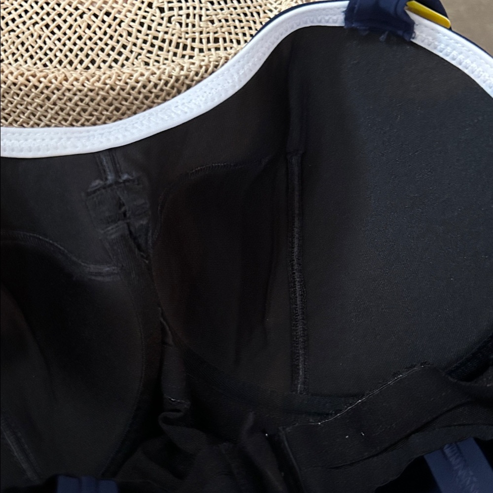 NWT adorable Gottex D cup swimsuit - Picture 7 of 8